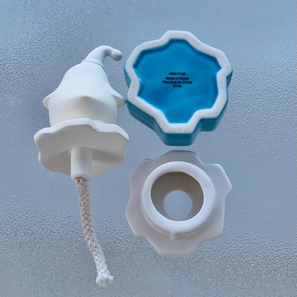 Ellia Winter Waddle Penguin Porcelain Essential Oil Aroma Diffuser ~ No Oil - Picture 7 of 9